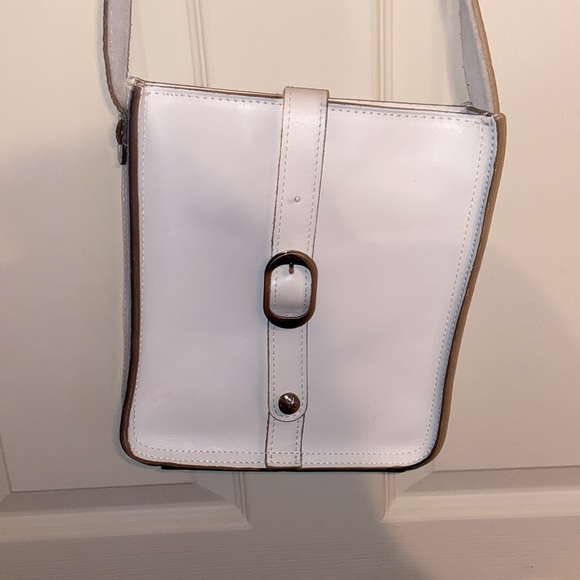 Patricia Nash - Picture 3 of 12